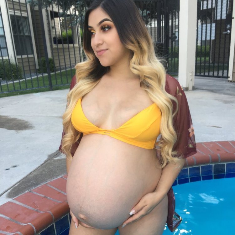 Самый большой беременный живот в мире