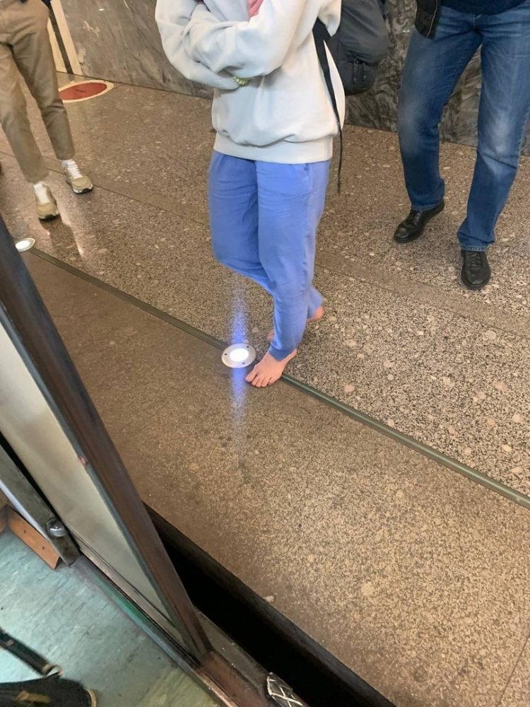 Босиком в метро
