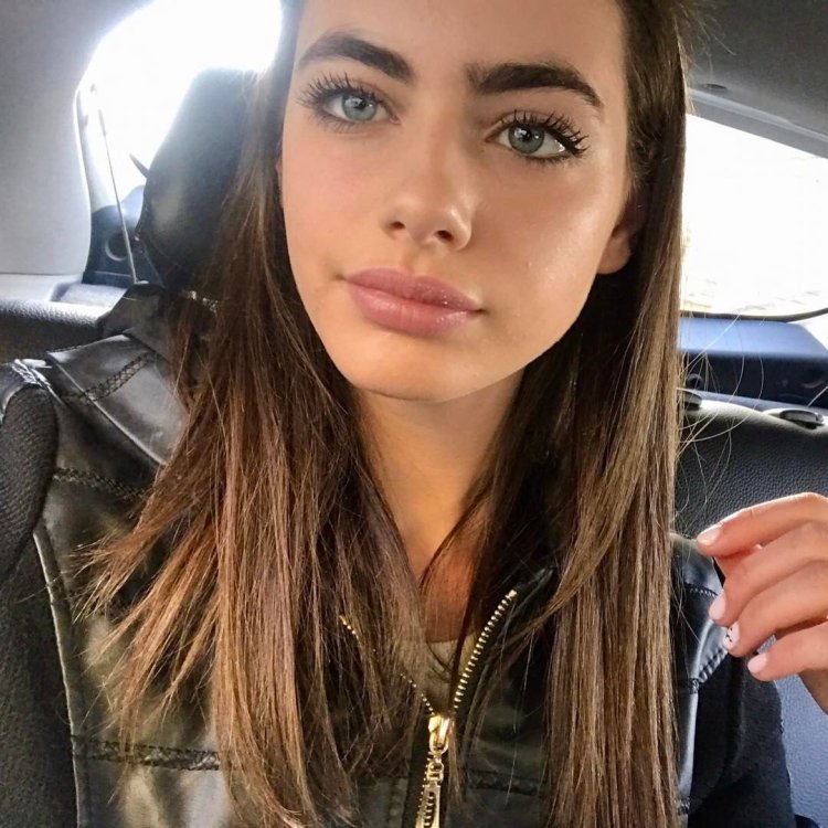 Израильская модель Яэль Шелбиа