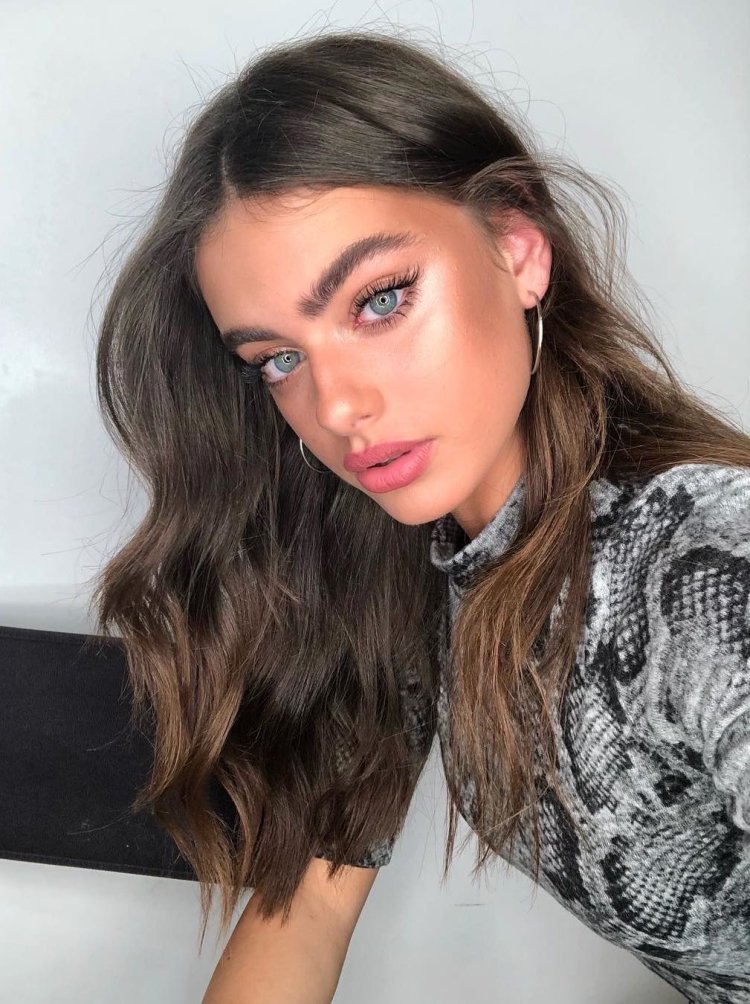 Яэль Шелбия