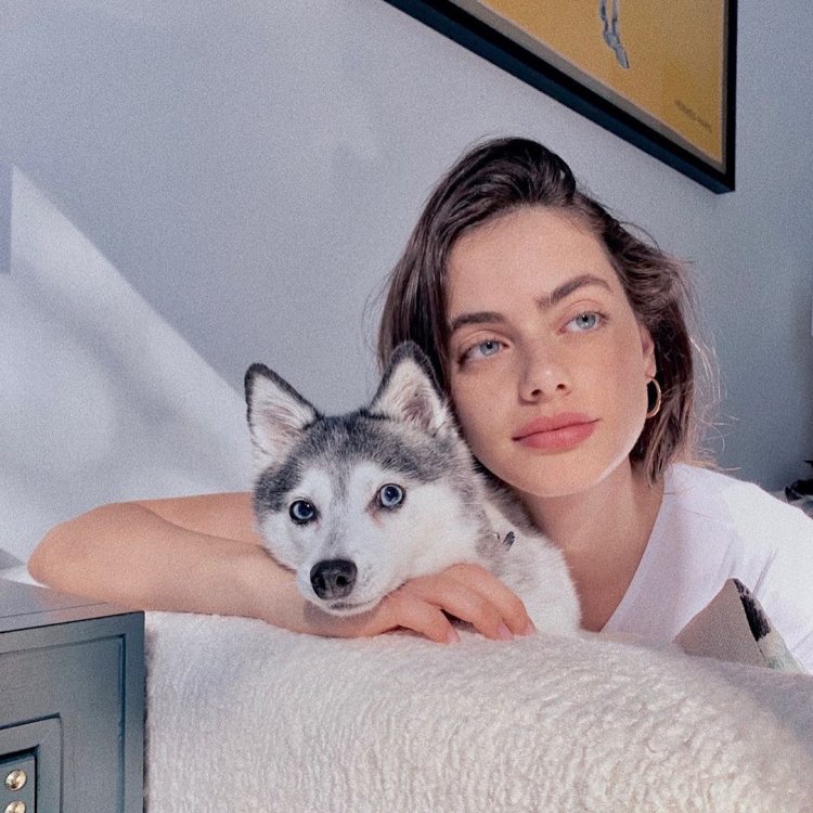 Яэль Шелбиа папарацци