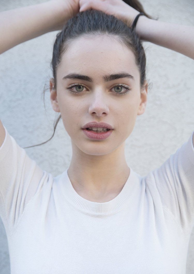 Израильская модель Яэль Шелбиа