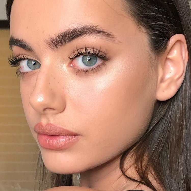 Яэль Шелбия глаза