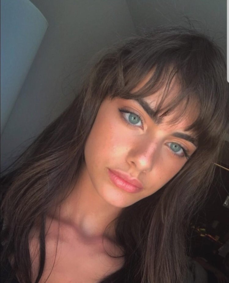 Яэль Шелбиа в детстве