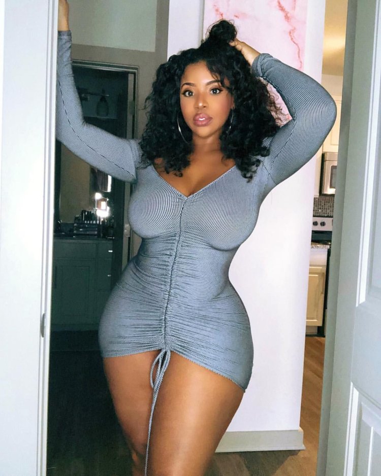 Brianna Francisco бедра