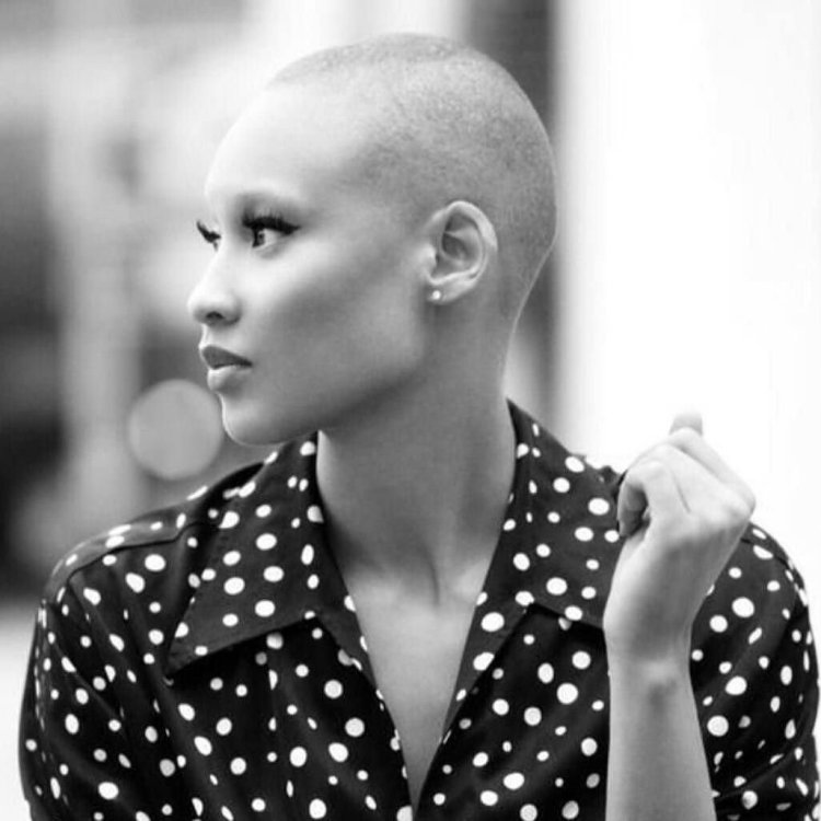 Нина ВЫДРИЦ лысая