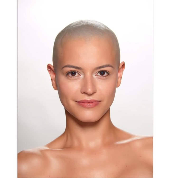 Нина ВЫДРИЦ лысая