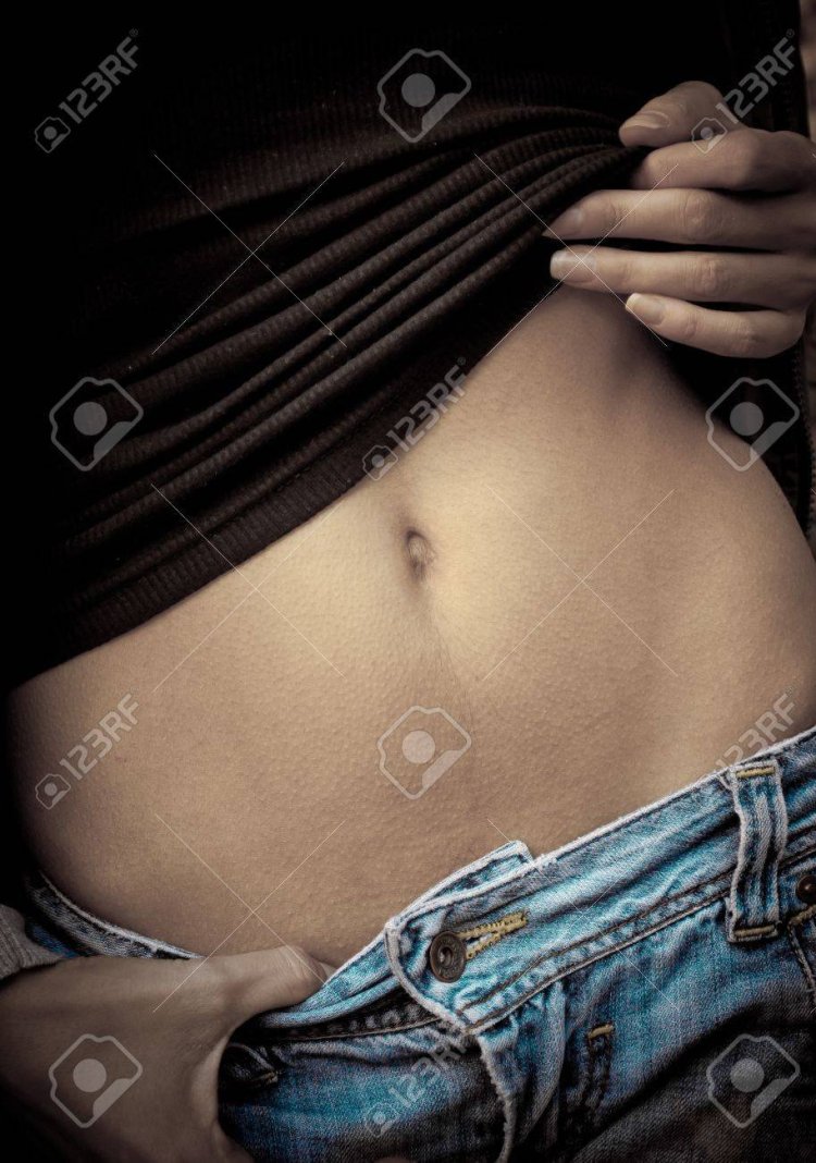 Оголенный животик