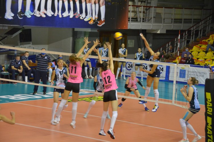 Чернова волейболистка Протона