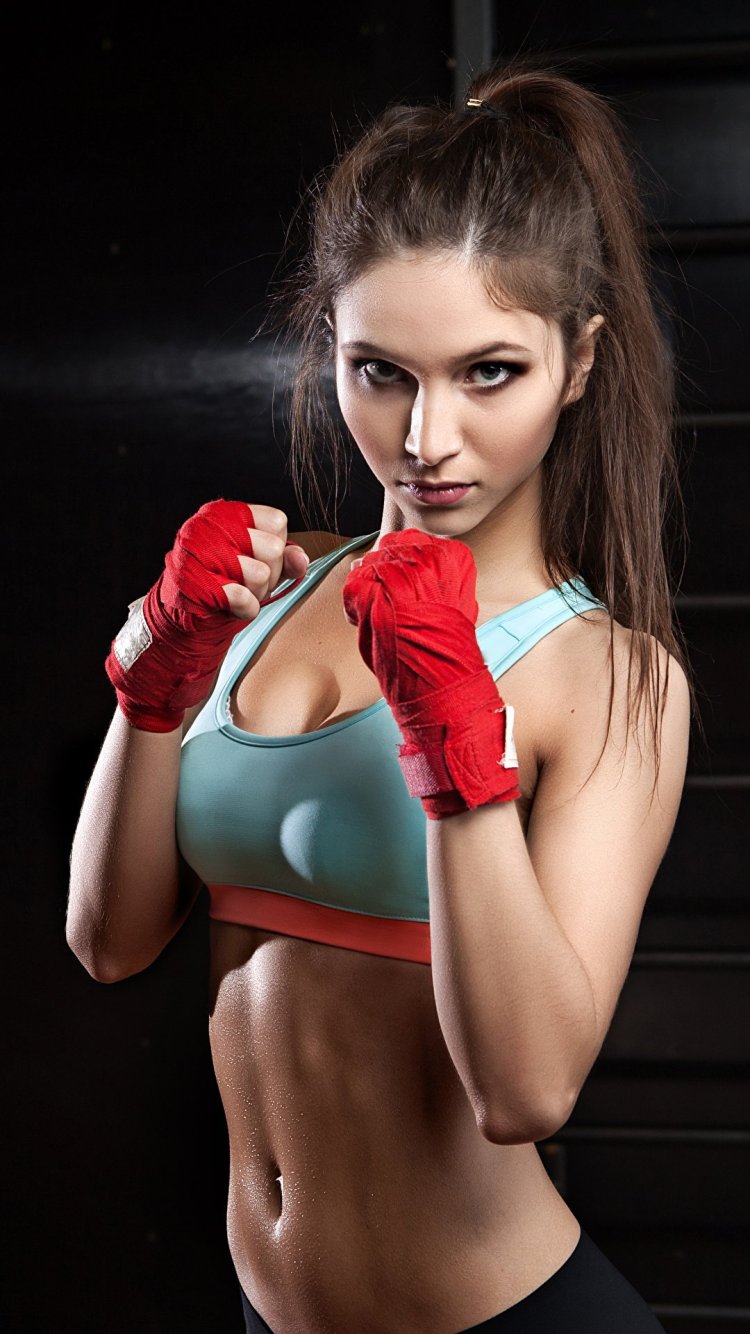 Девушка боксер