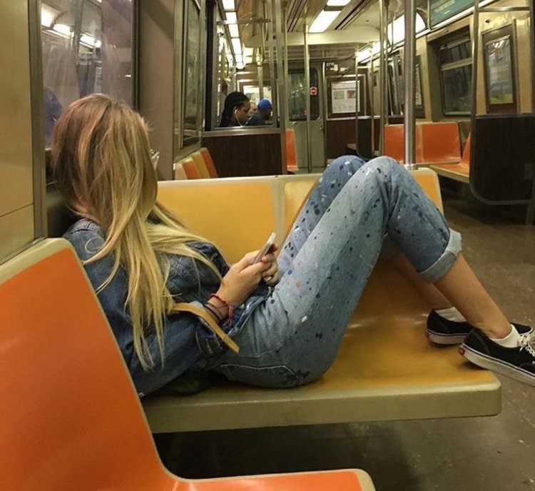 Ноги в транспорте