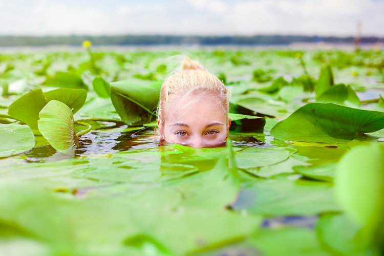 Девушка в кувшинках