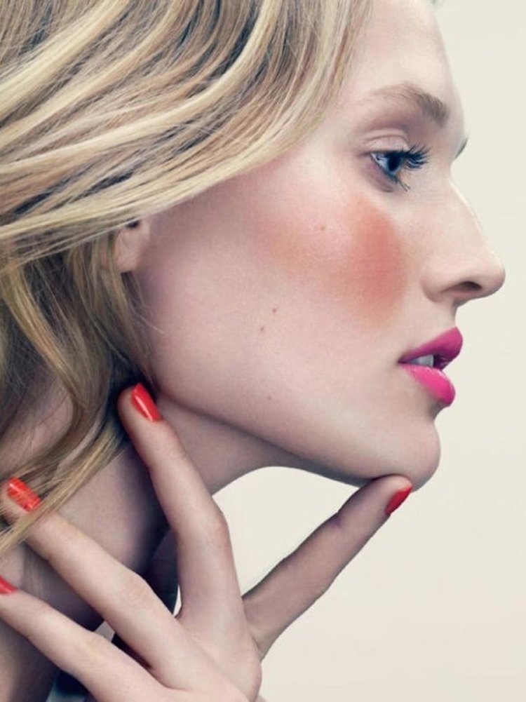 Тони Гаррн в нос