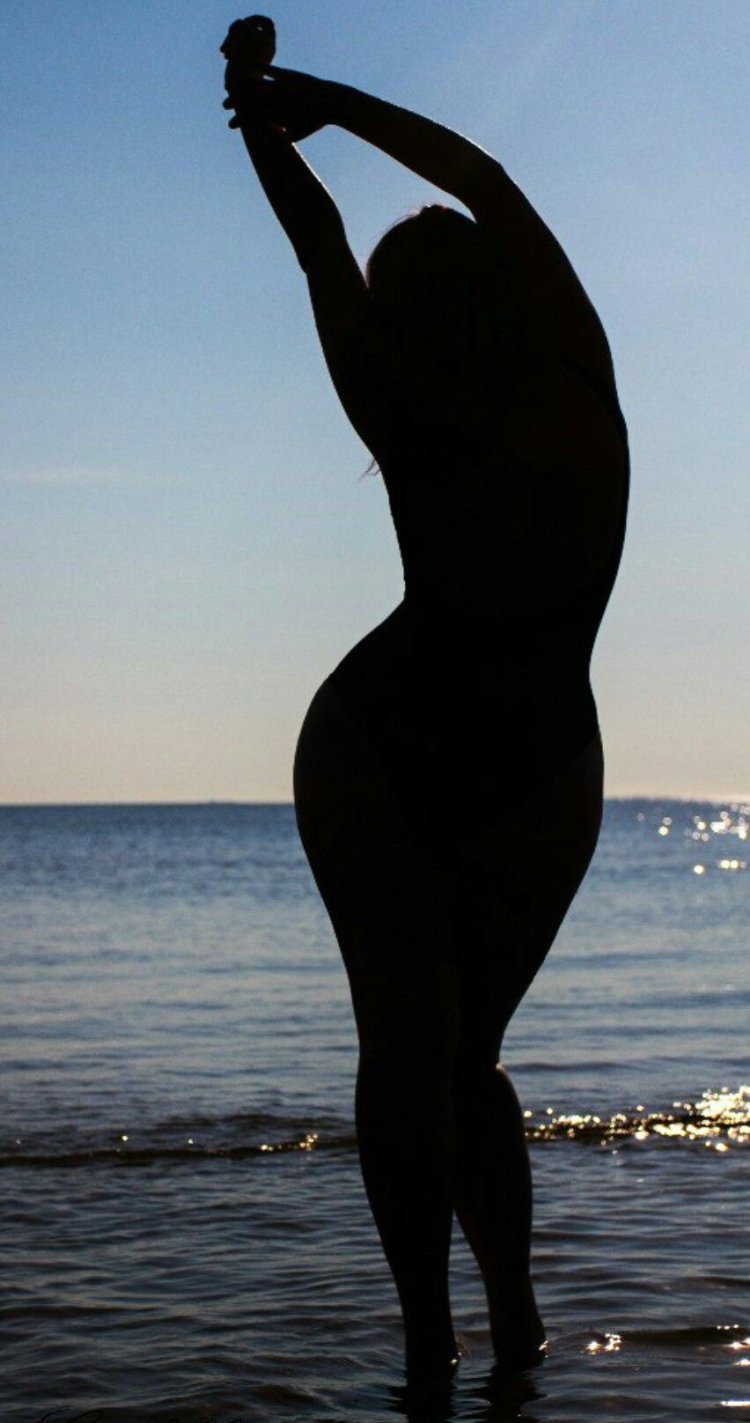 Женщина со спины