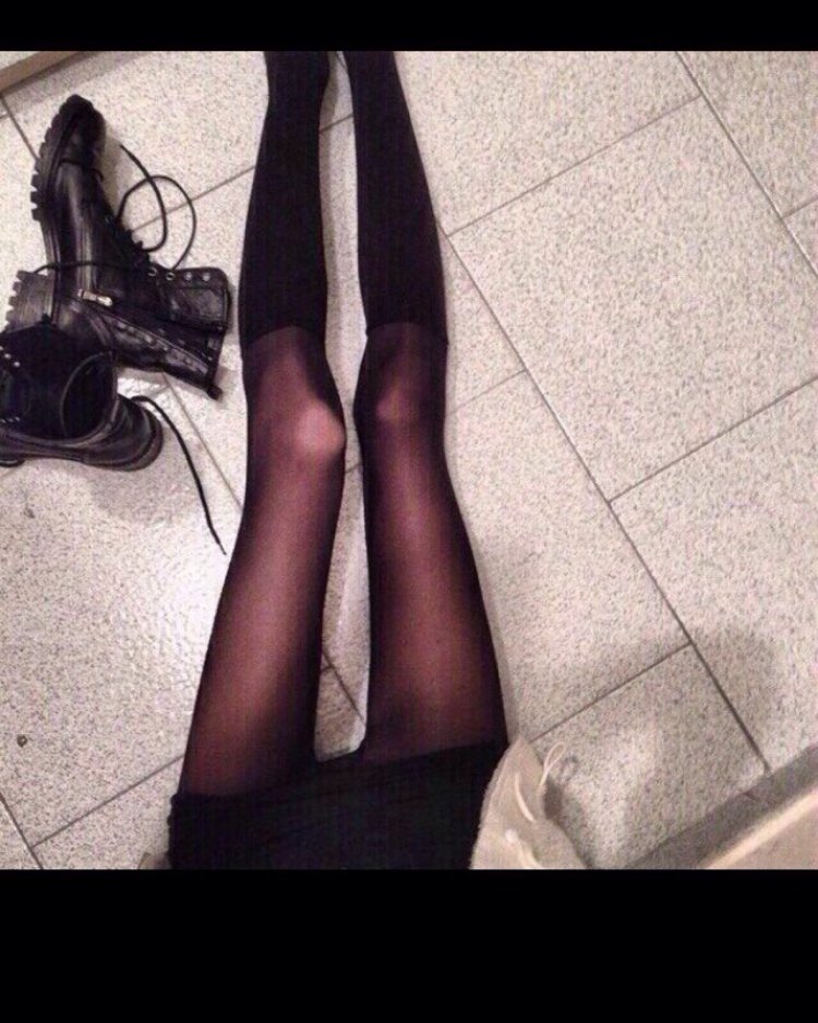 Тонкие ноги в колготках