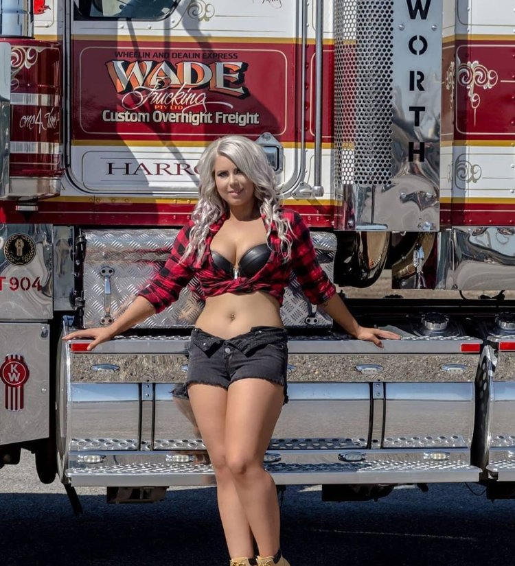 Модель Блейз Уильямс