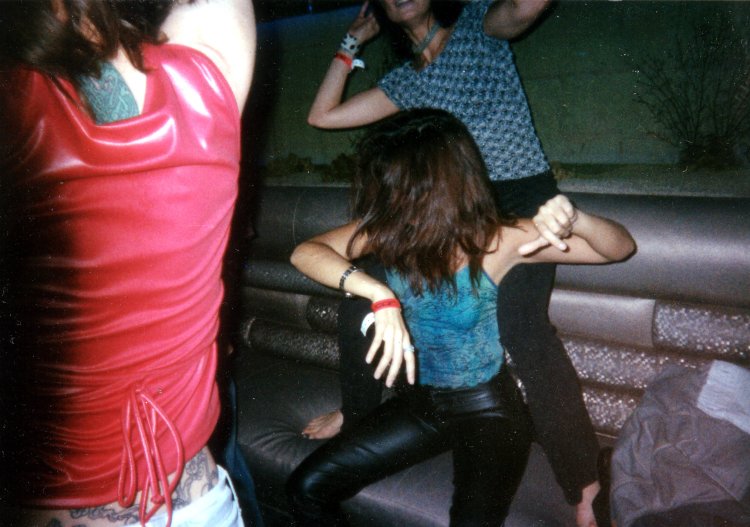 Пьяные девочки в клубе