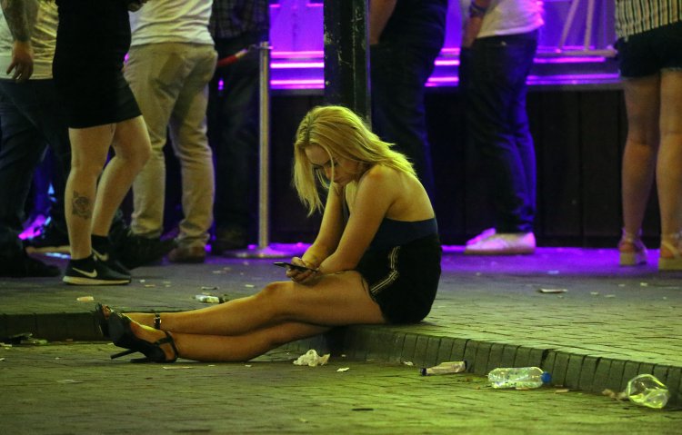 После клуба на улице