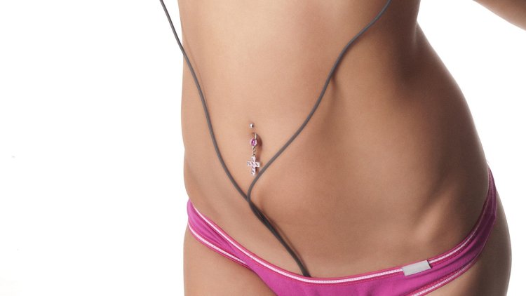 Небольшой женский животик