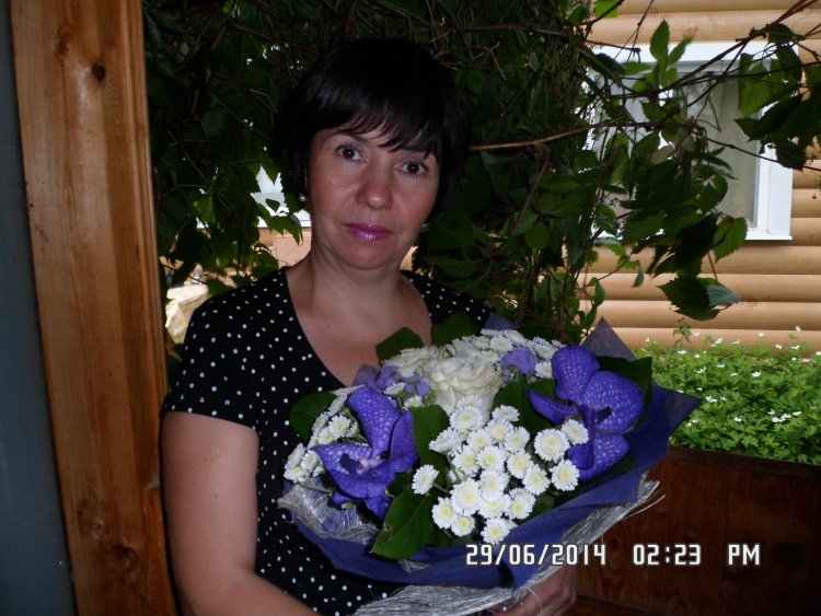 Диляра Зиннатуллина в цветочках