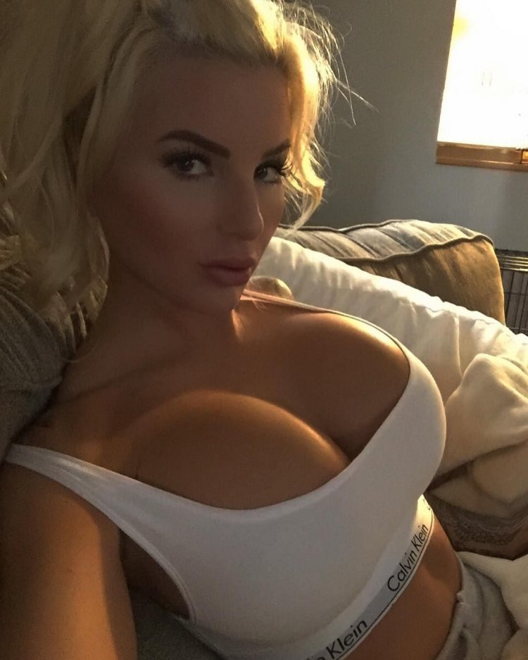 Шикарная Джессика вивер