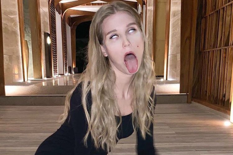 Кристина Асмус рот