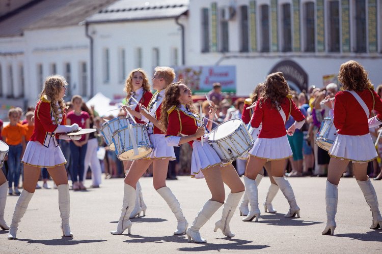 Барабанщицы юбочки