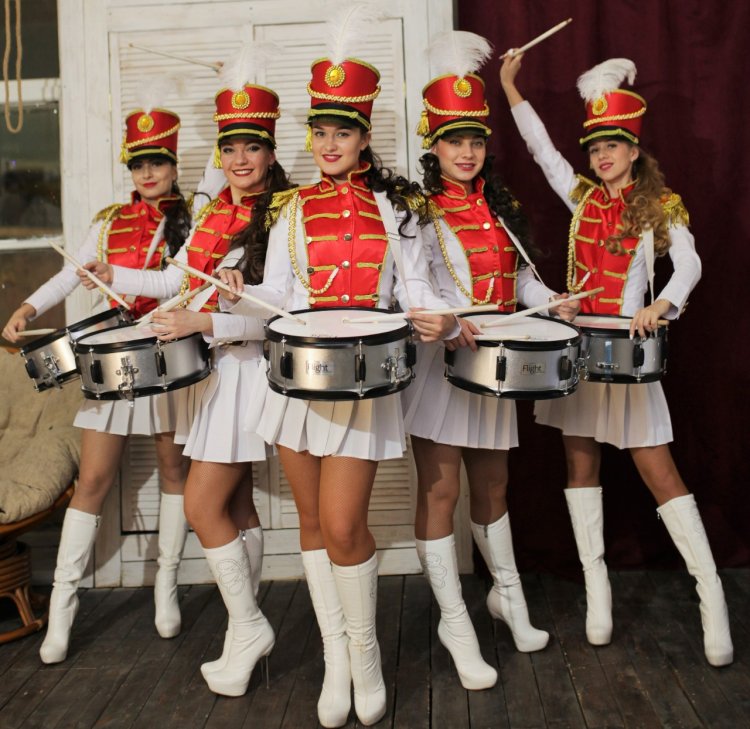 Ансамбль барабанщиц Виктория