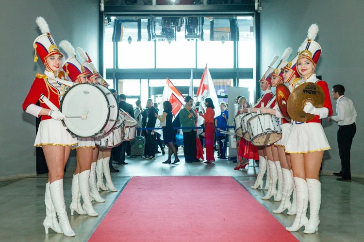 Барабанщицы феерия