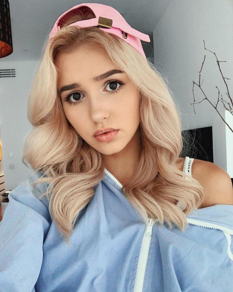 Ева Миллер 2019