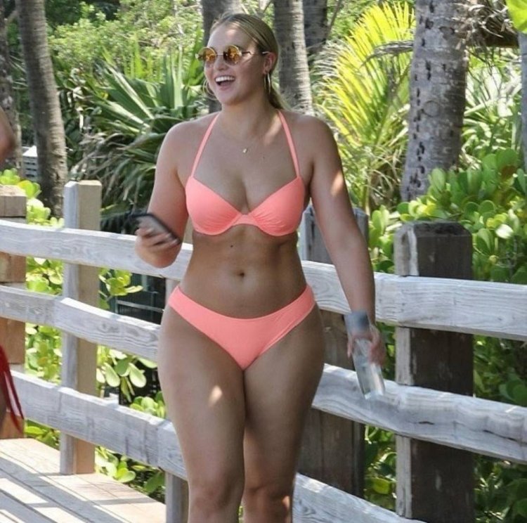 Пышные Искра Лоуренс