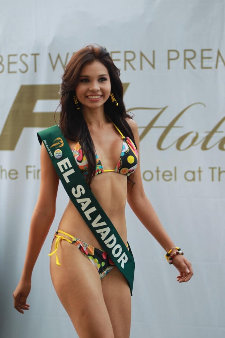 Сальвадор девушки