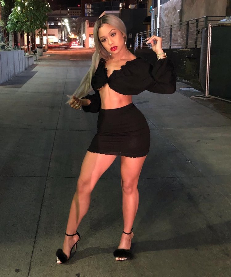 Nikki Whiplash фото