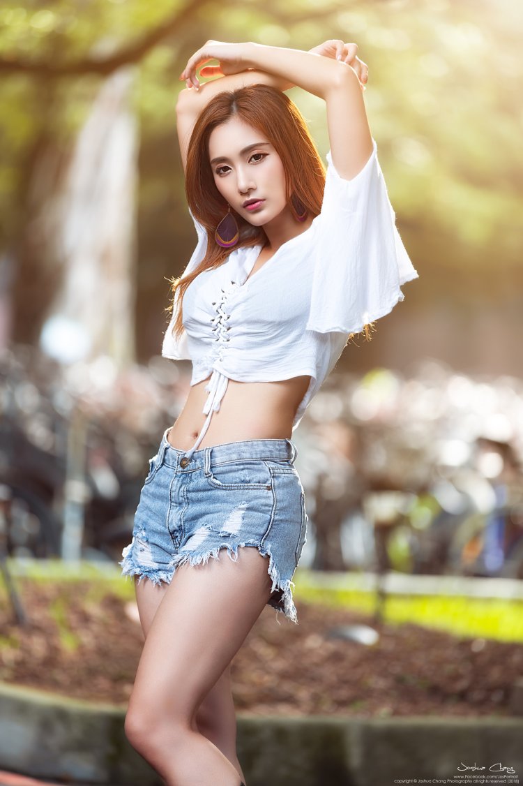 Красивые китаянки в шортах