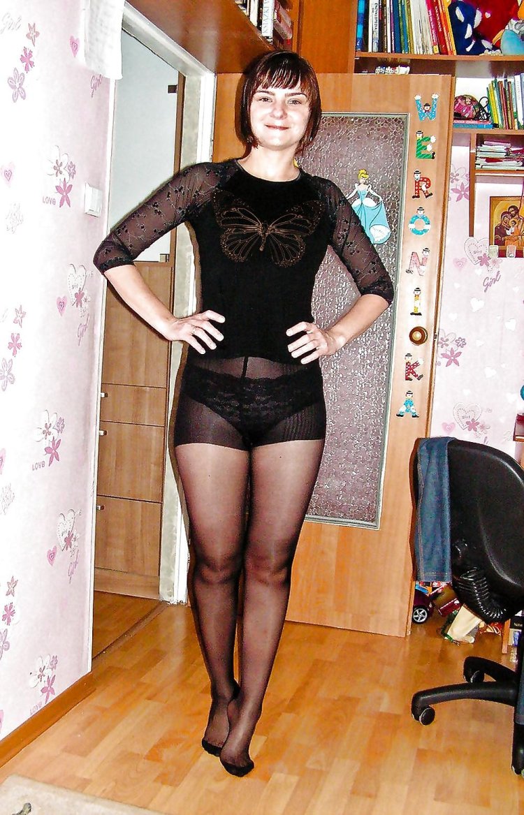 Домашние дамы в колготках