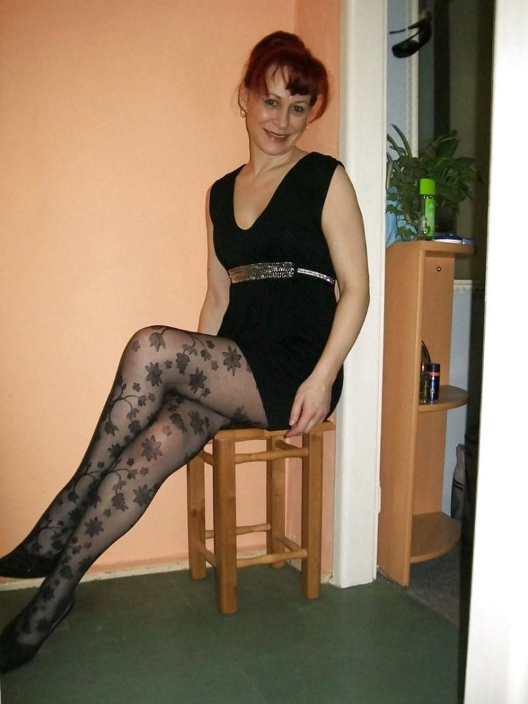 Пожилые женщины в колготках частное