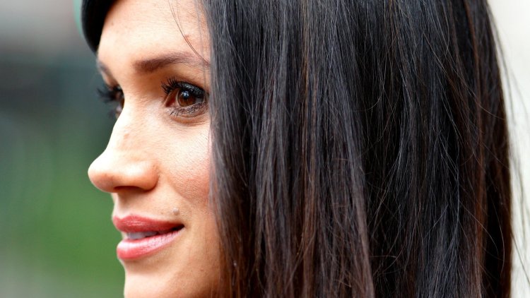 Нос Меган Маркл в профиль
