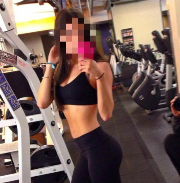 Селфи в тренажерном зале девушек