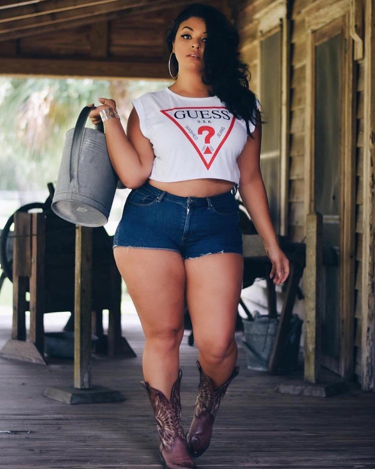 Модель Минди Колетт