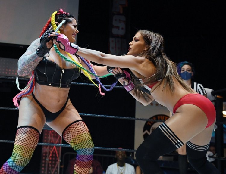 Линджери файтинг