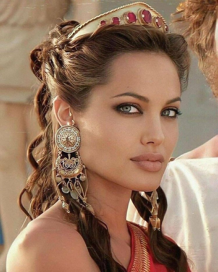 Анджелина джоли александр 2004