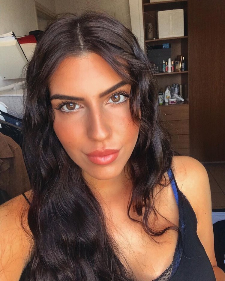 Гречанки с голубыми глазами