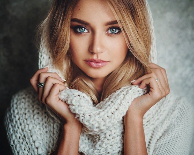 Красива девушка