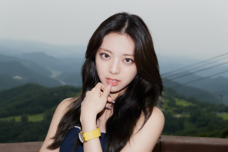 Участники группы Итзи 2022 черён