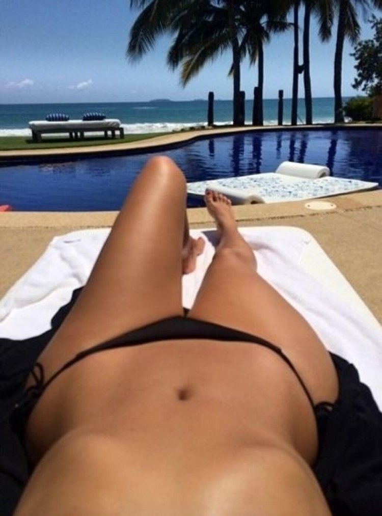 Девушка вид от первого лица