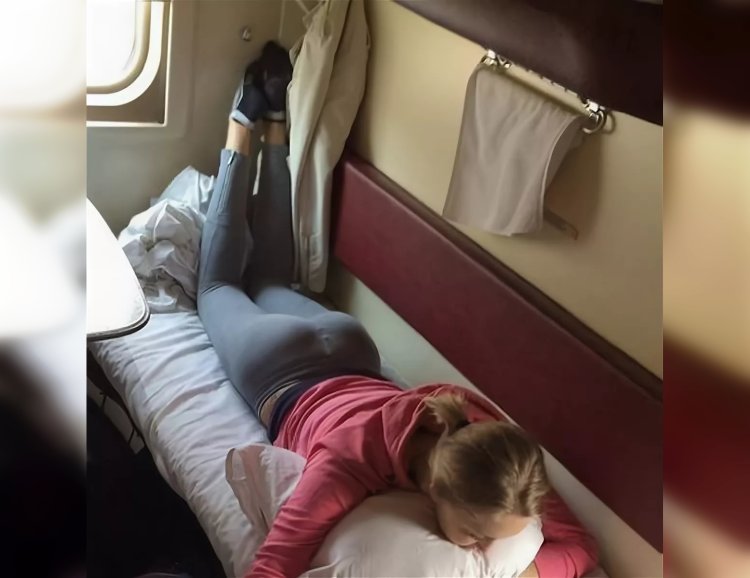 Девушки в поездах дальнего следования