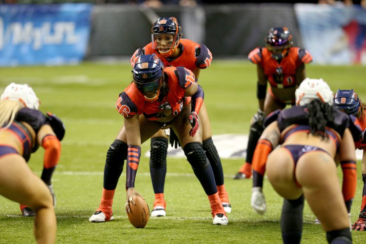 Мириам Лопес женский американский футбол