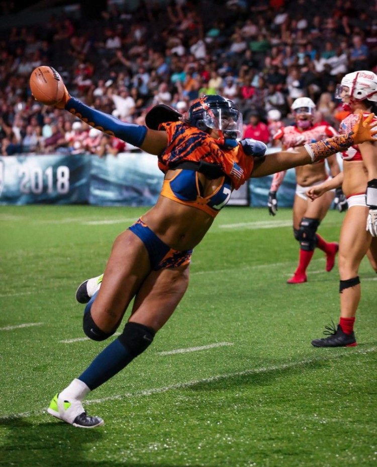 Американский футбол женщины