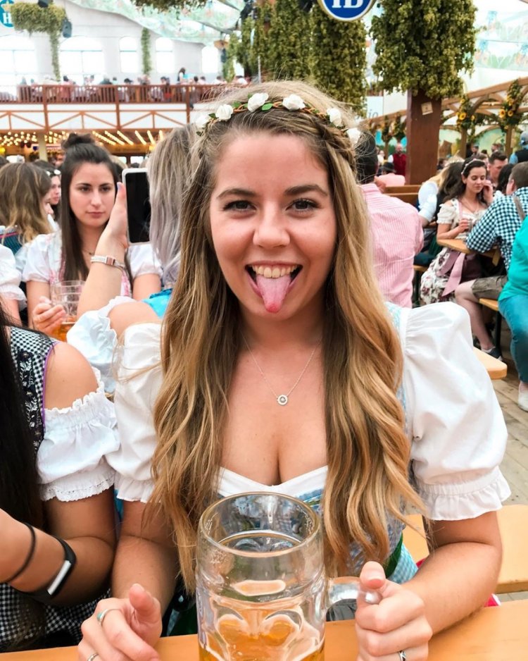 Алексис Кристалл Октоберфест