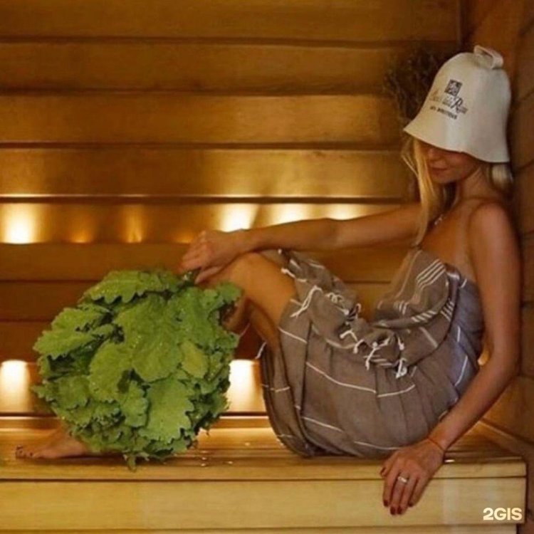 Парение в сауне